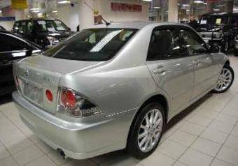 2005 Lexus IS200 Images