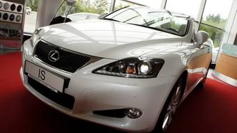 2011 Lexus IS250C Images