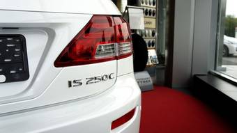 2011 Lexus IS250C Pictures
