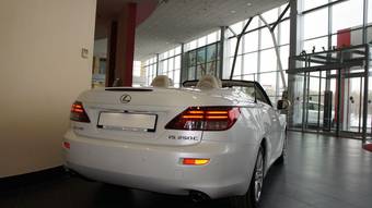 2011 Lexus IS250C Pics