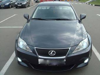 2005 Lexus IS350 Pictures