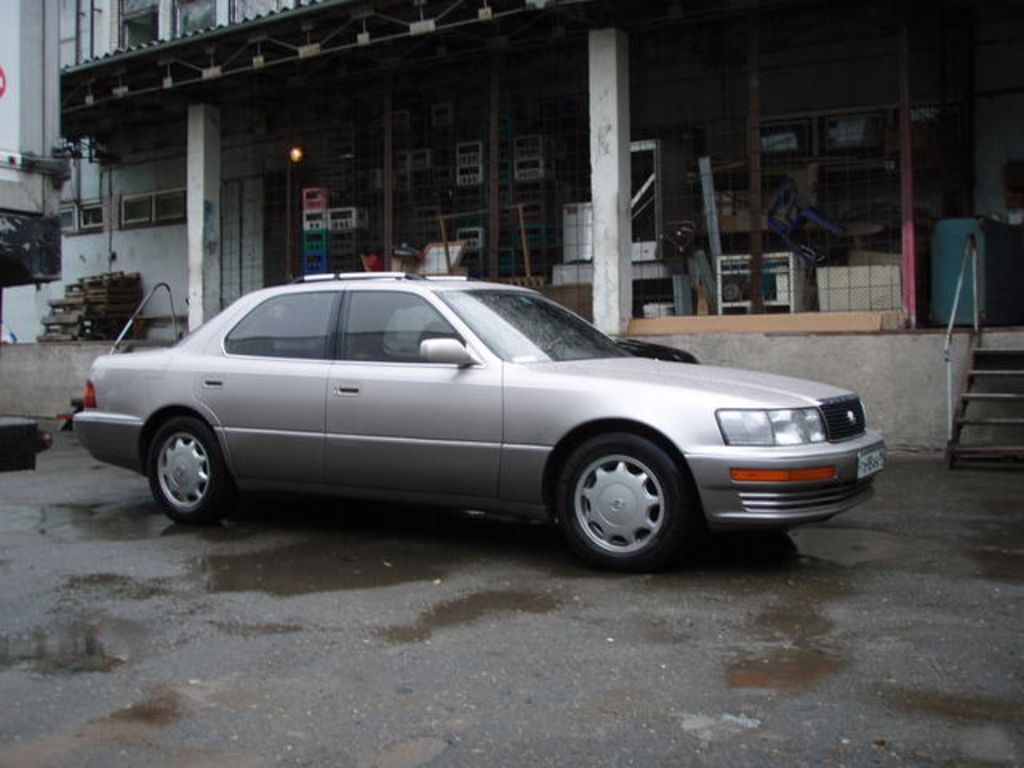 1995 Lexus LS400