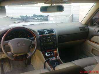 1998 Lexus LS400 Pictures