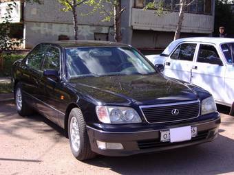 1999 Lexus LS400