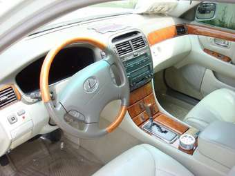 2001 Lexus LS430 Photos