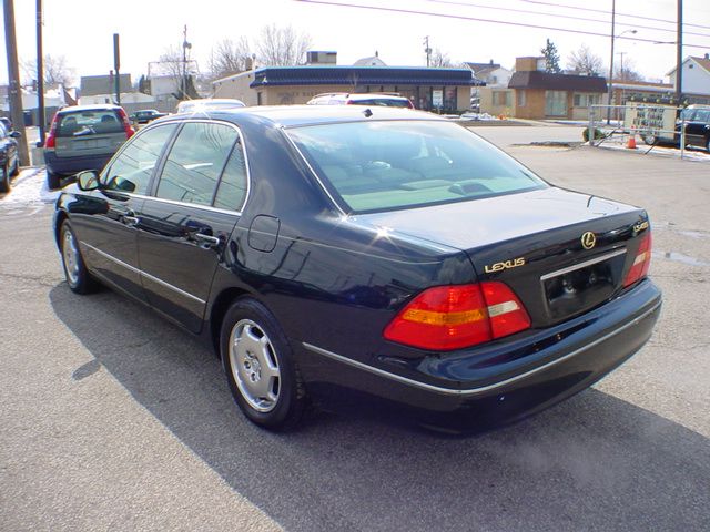 2002 Lexus LS430 Pictures