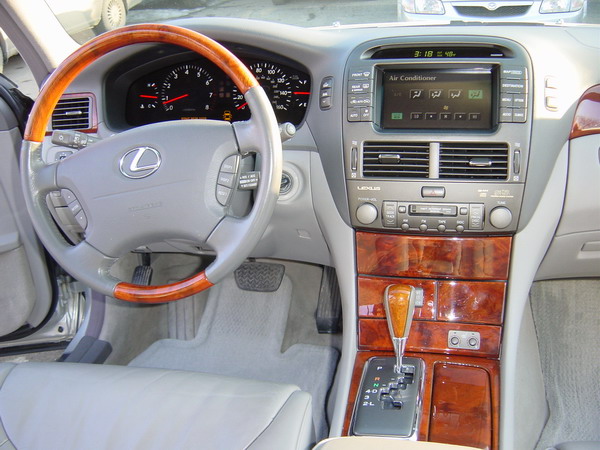 2002 Lexus LS430 Images