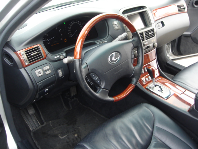 2003 Lexus LS430 Pictures