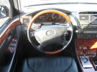 2004 Lexus LS430 Photos