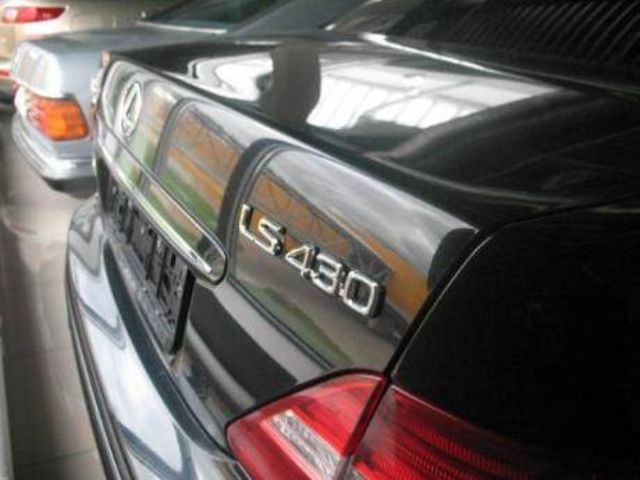 2005 Lexus LS430