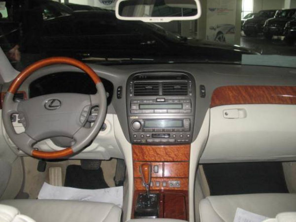 2005 Lexus LS430 specs mpg, towing capacity, size, photos