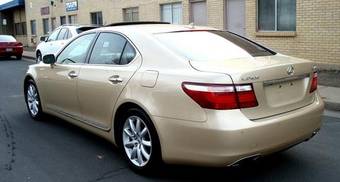 2007 Lexus LS460 Photos