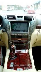 2007 Lexus LS460 Images