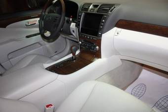 2010 Lexus LS460 Pictures