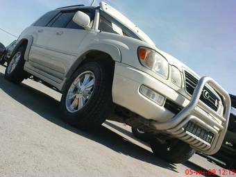 1998 Lexus LX470 Photos