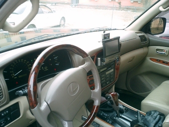 LX470