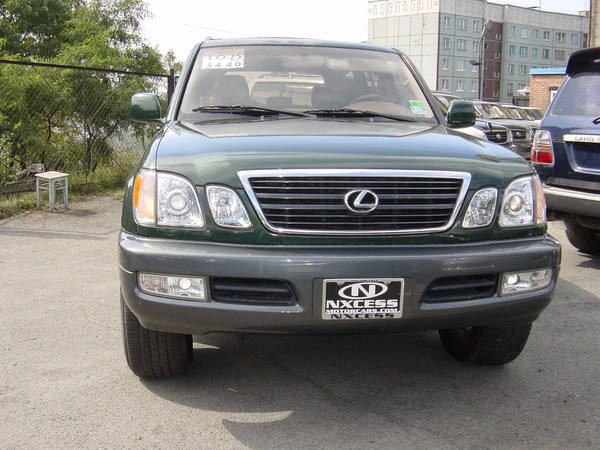 1999 Lexus LX470 Photos