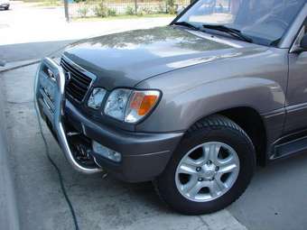 1999 Lexus LX470 Photos