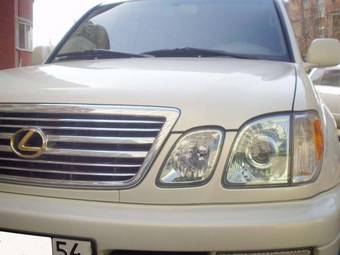 1999 Lexus LX470 Pictures