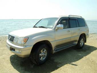 1999 Lexus LX470 Images