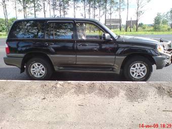 1999 Lexus LX470 Photos