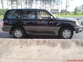 1999 Lexus LX470 Photos