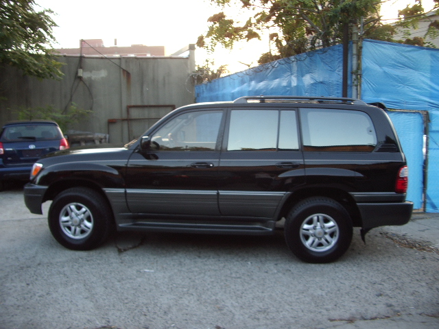 2000 Lexus LX470