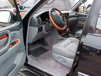 LX470