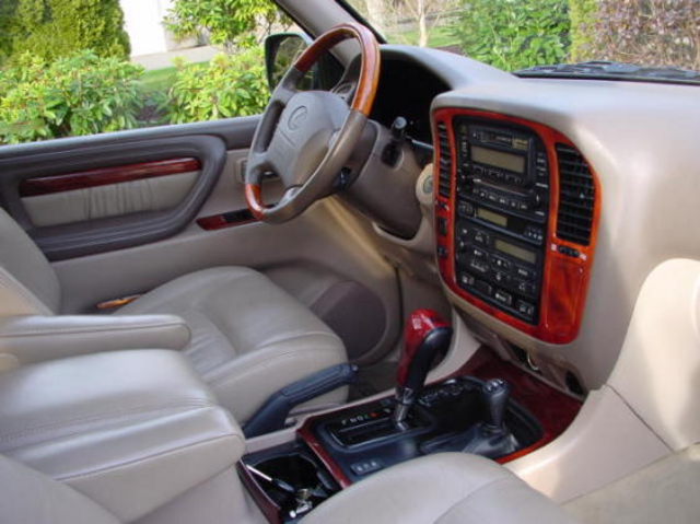 2000 Lexus LX470