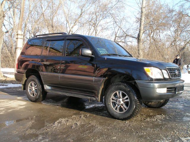 2000 Lexus LX470