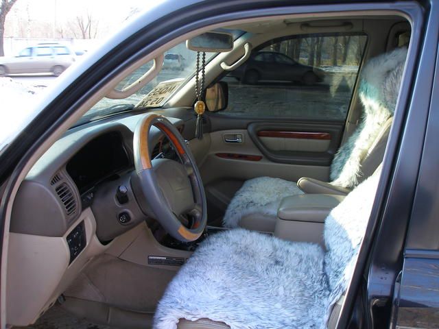 2000 Lexus LX470