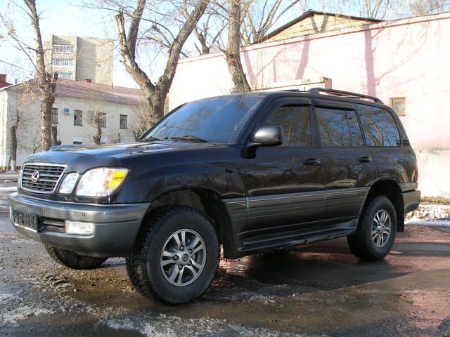 2000 Lexus LX470