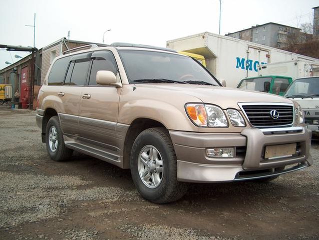 2000 Lexus LX470