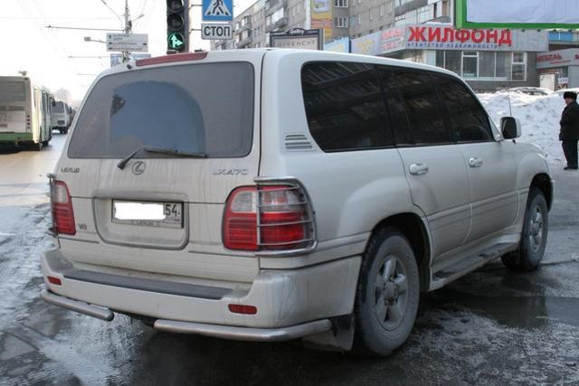2000 Lexus LX470