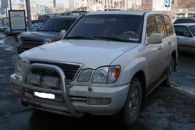2000 Lexus LX470