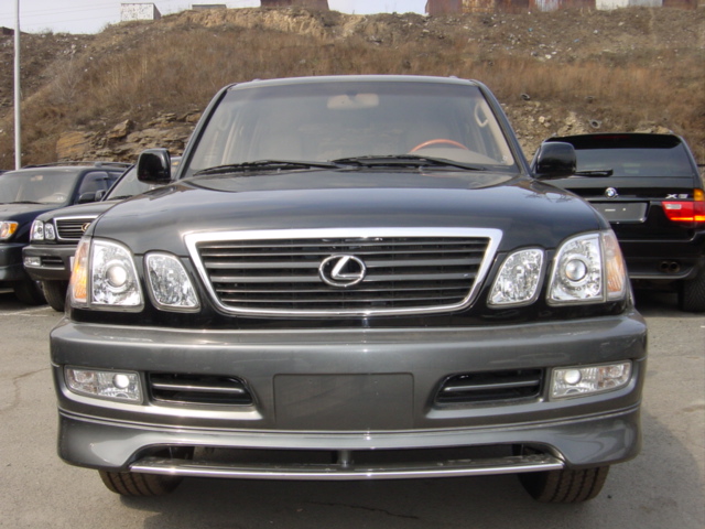 2000 Lexus LX470 Photos