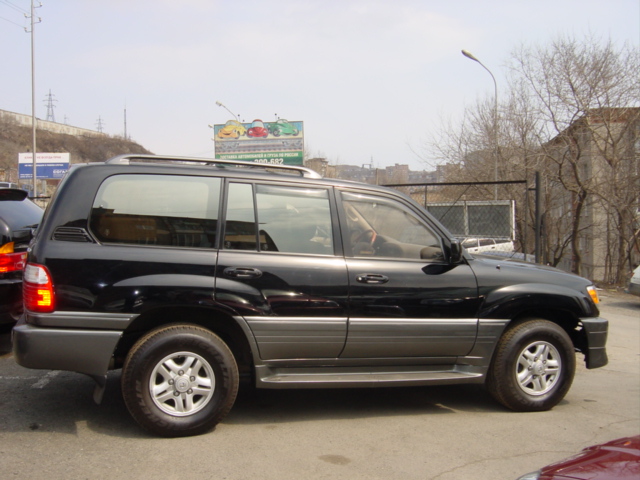 2000 Lexus LX470 Pictures