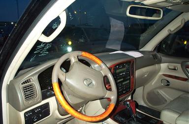 2000 Lexus LX470 Photos