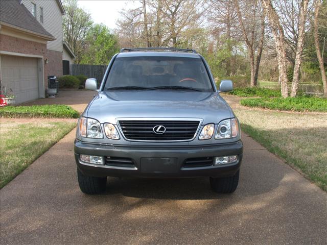 2000 Lexus LX470 Photos