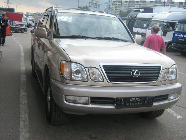 2000 Lexus LX470