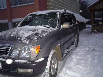 2000 Lexus LX470 Pictures