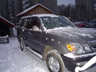 2000 Lexus LX470 Photos