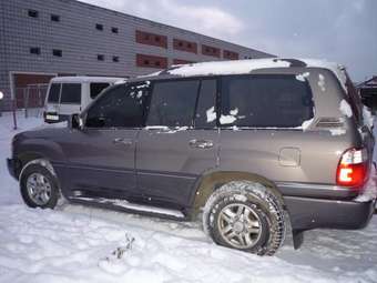 2000 Lexus LX470 Photos