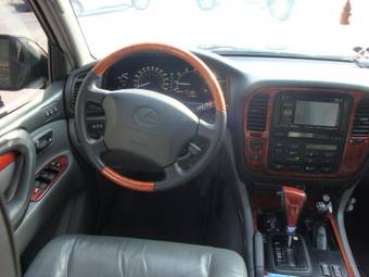 2000 Lexus LX470 Photos