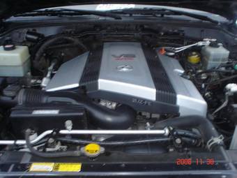 2000 Lexus LX470 Photos