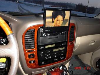 2000 Lexus LX470 Photos