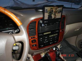 2000 Lexus LX470 Photos