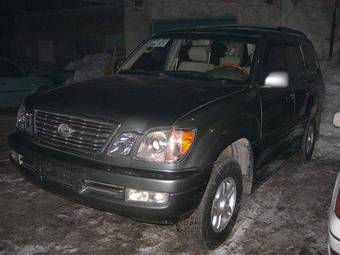 2000 Lexus LX470 Photos