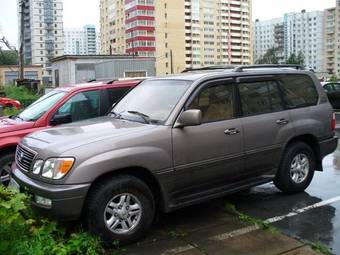 2000 Lexus LX470 Photos