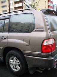 2000 Lexus LX470 Photos
